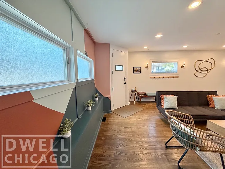 1419 N Paulina St — Photo 17