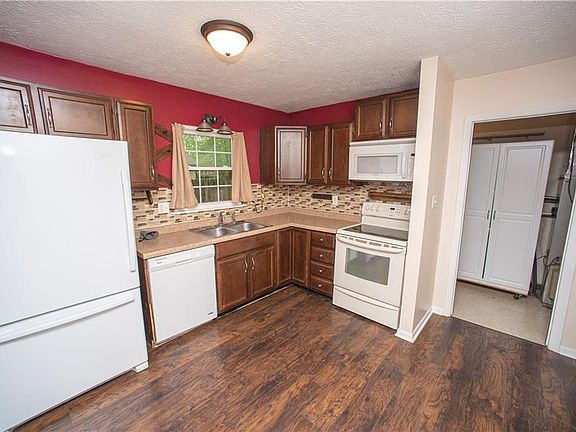 4th image of 3102 N Pawnee Dr
