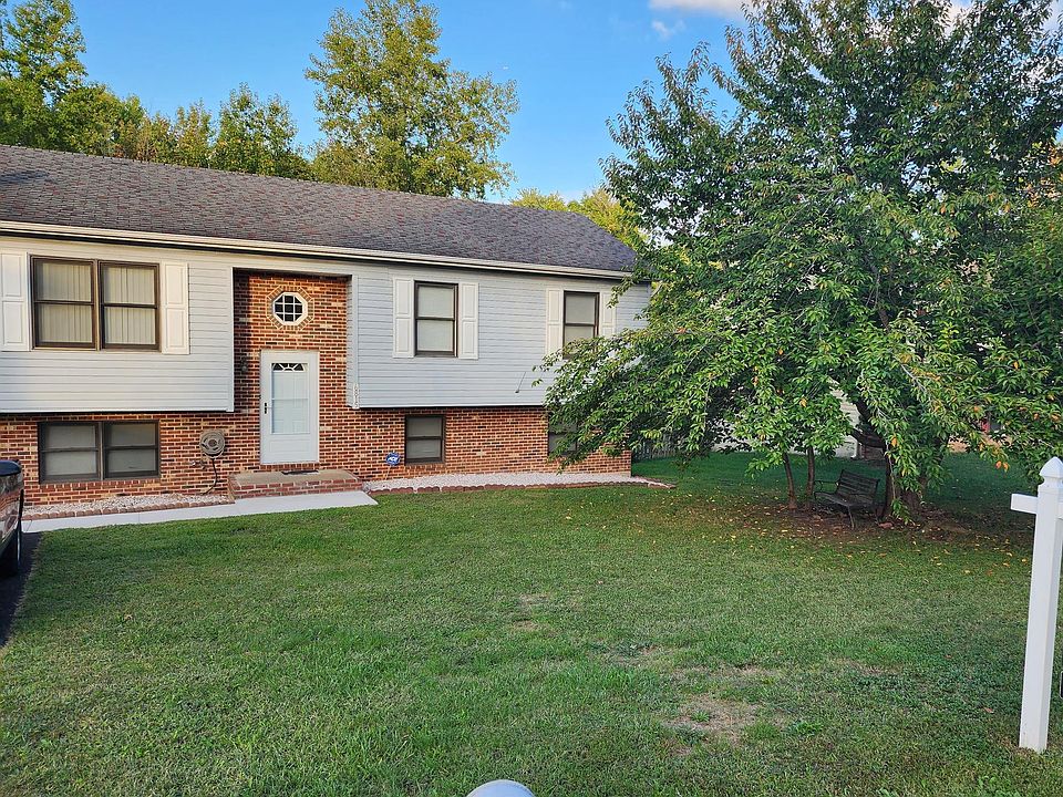 1st image of 6815 Estate Ln