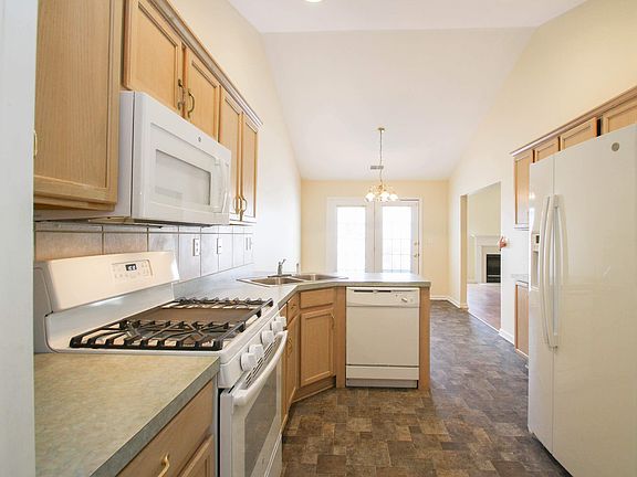 5th image of 6204 River Terrace Pl