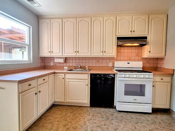 2nd image of 1226 Connecticut Dr
