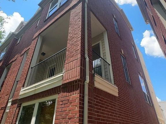 2nd image of 2334 Bastrop St