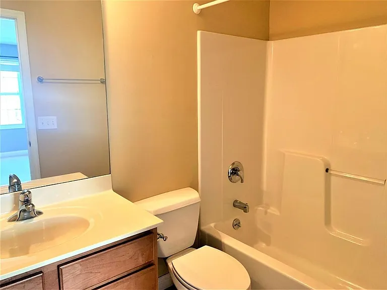 2550 Cleinview Ave — Photo 8