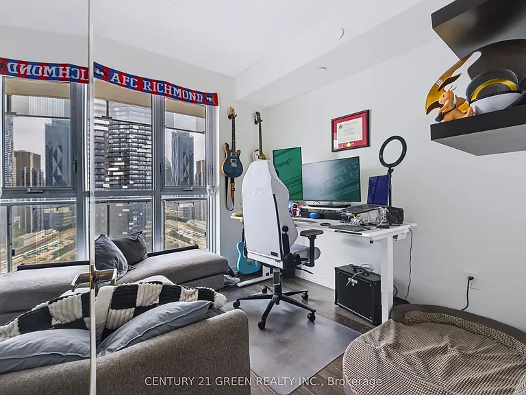 15 Lower Jarvis St #2105 — Photo 11