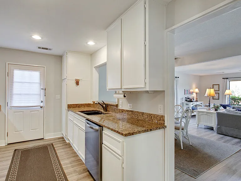 780 Queens Grant — Photo 10