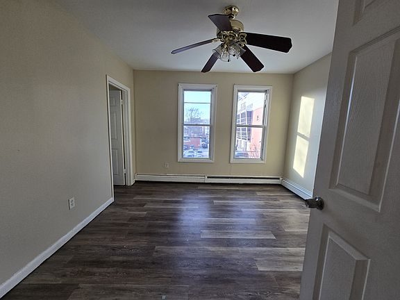 5th image of 660 Hunterdon St #3C