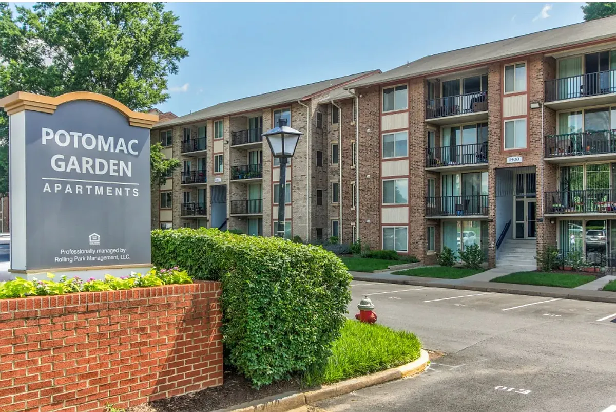 Building Photo - Potomac Garden Apartments