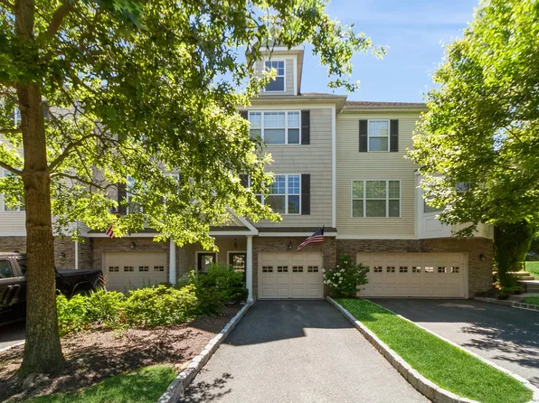 86 Woodcrest Lane, Danbury, CT 06810