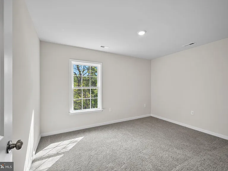 106 Mate Ct — Photo 29