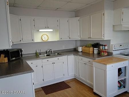 4th image of 408 Hagenson St