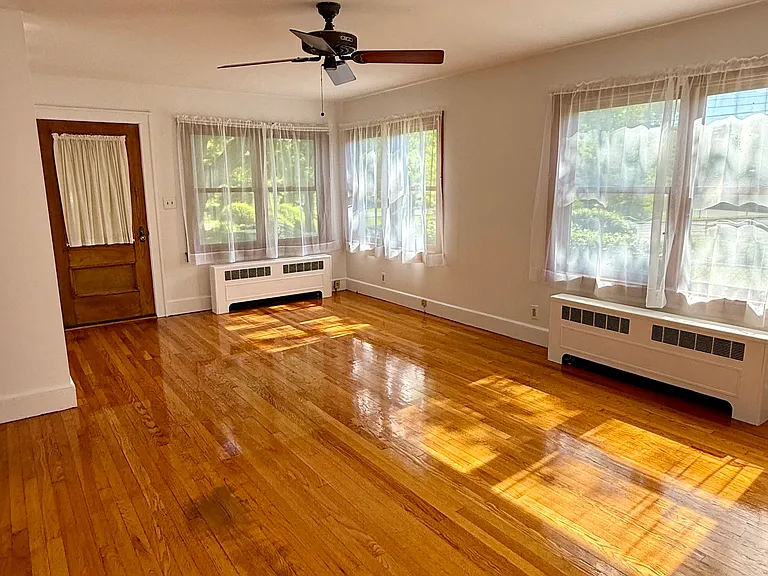 232 Riverside Dr — Photo 9