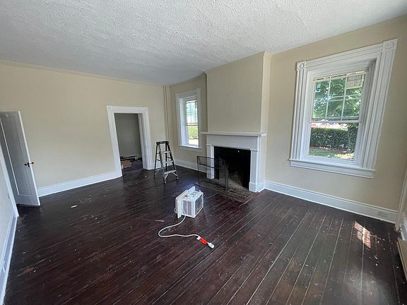 3rd image of 144 Chester St Front 2
