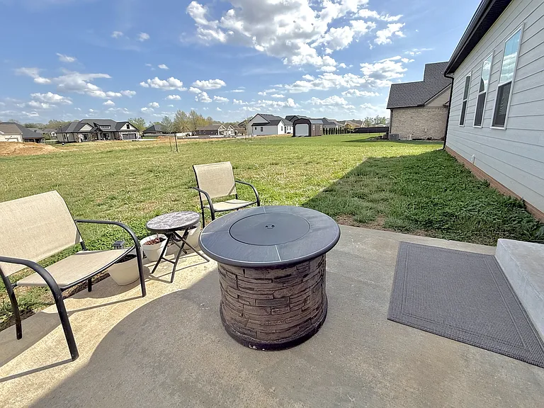 1107 Andover Dr — Photo 7
