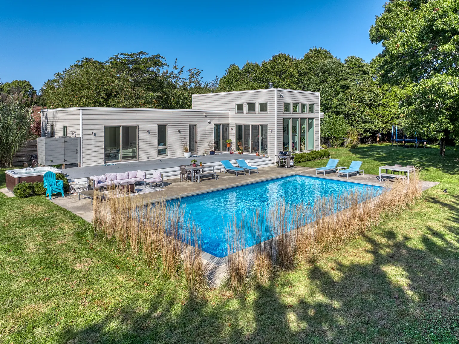 Contemporary summer rental on the North Fork — Photo 1