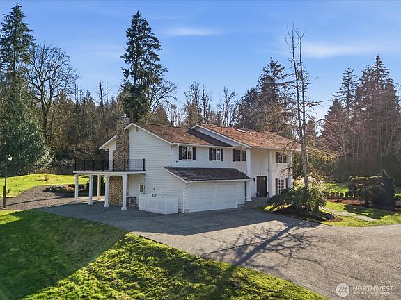 4th image of 17118 103rd Street SE