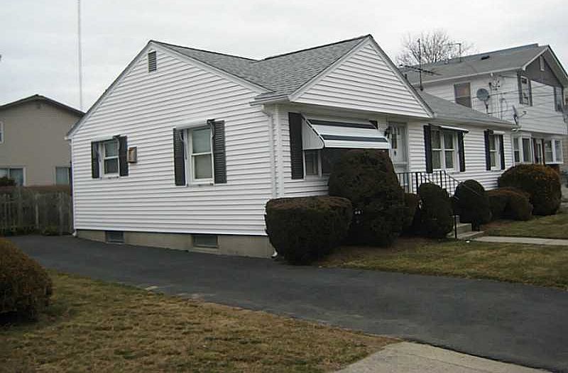 2nd image of 87 Lubec St