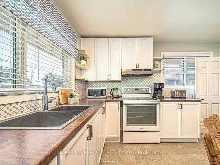 454 Stevenson Rd N — Photo 8