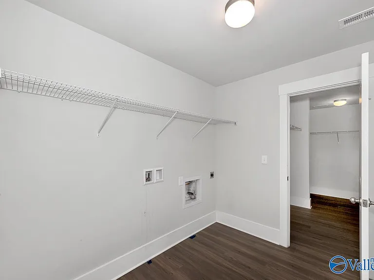 100 River Springs Ct — Photo 22