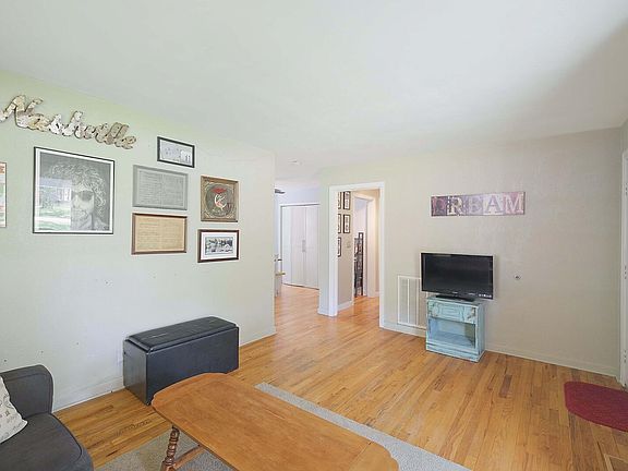 5th image of 223 Graylynn Dr