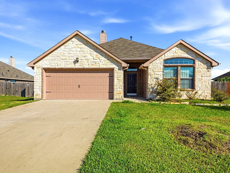 801 Long Prairie Dr
