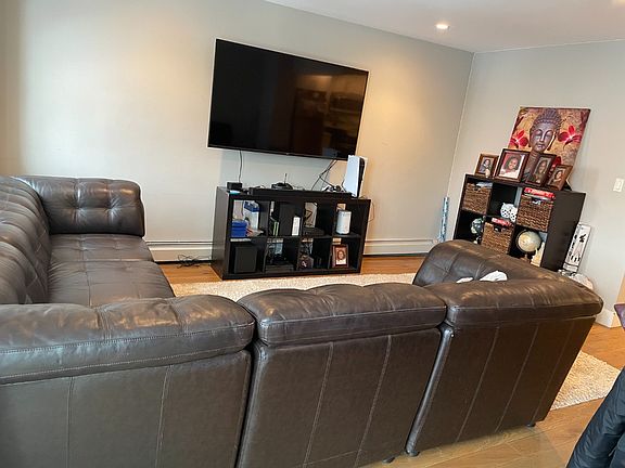2nd image of 538 E 87th St #2