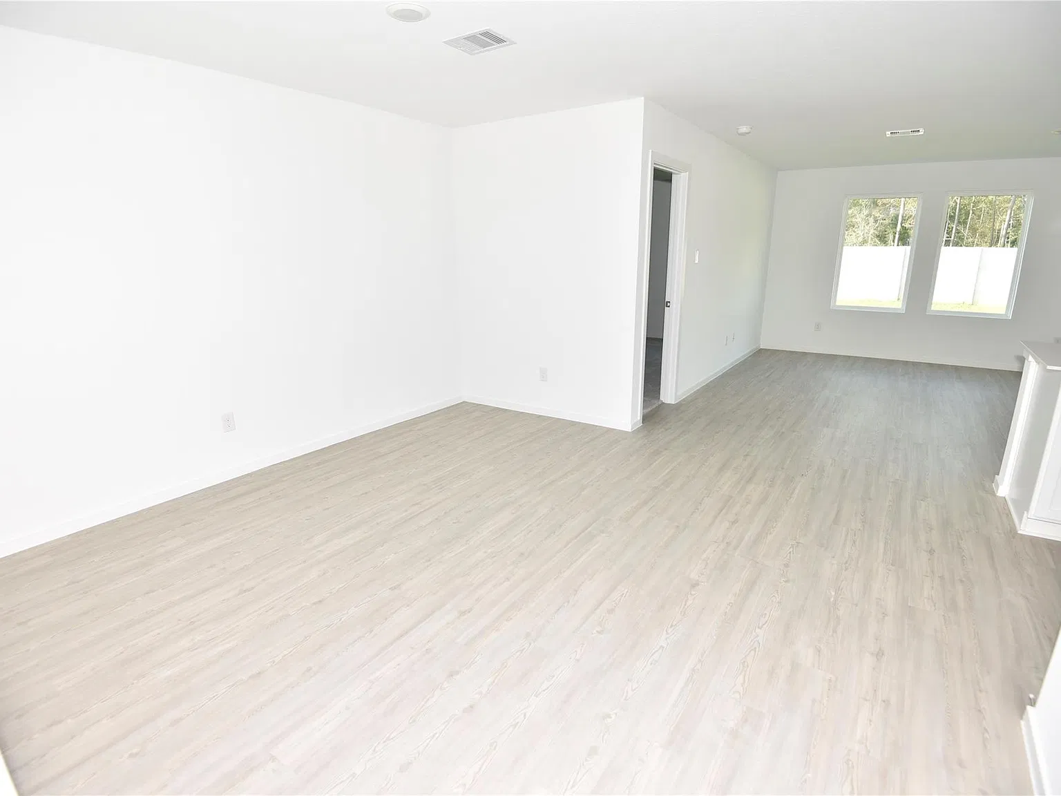 4 bed, 2.0 bath, 1740 sqft, $1,850 — Photo 3