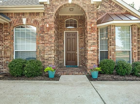 3rd image of 242 Love Bird Ln