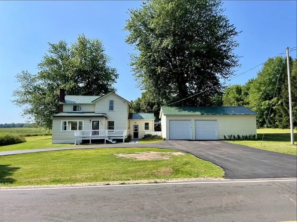 6392 W 64th St, Fremont, MI 49412