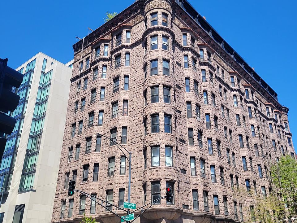 1st image of 2800 N Pine Grove Ave Unit 6L