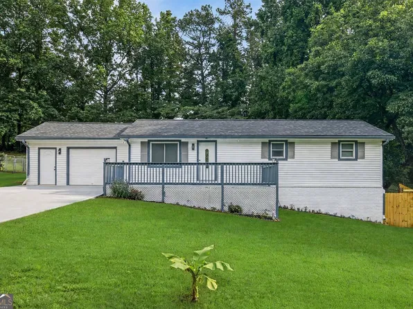 3313 Stoneybrook Dr, Douglasville, GA 30134