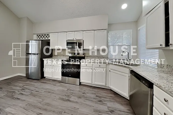 4203 Mountain Peak Way — Photo 5