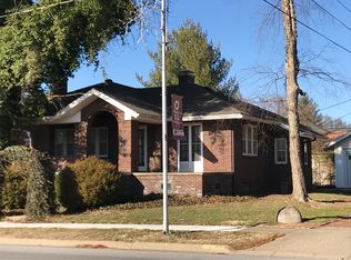 306 Oak St, Carmi, IL 62821