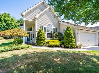 6 Forest Lake Ct, Barnegat, NJ 08005