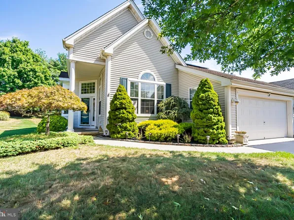 6 Forest Lake Ct, Barnegat, NJ 08005