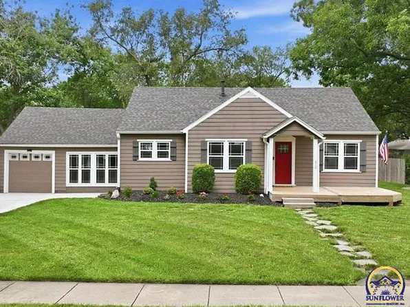 610 Pine St, Wellsville, KS 66092