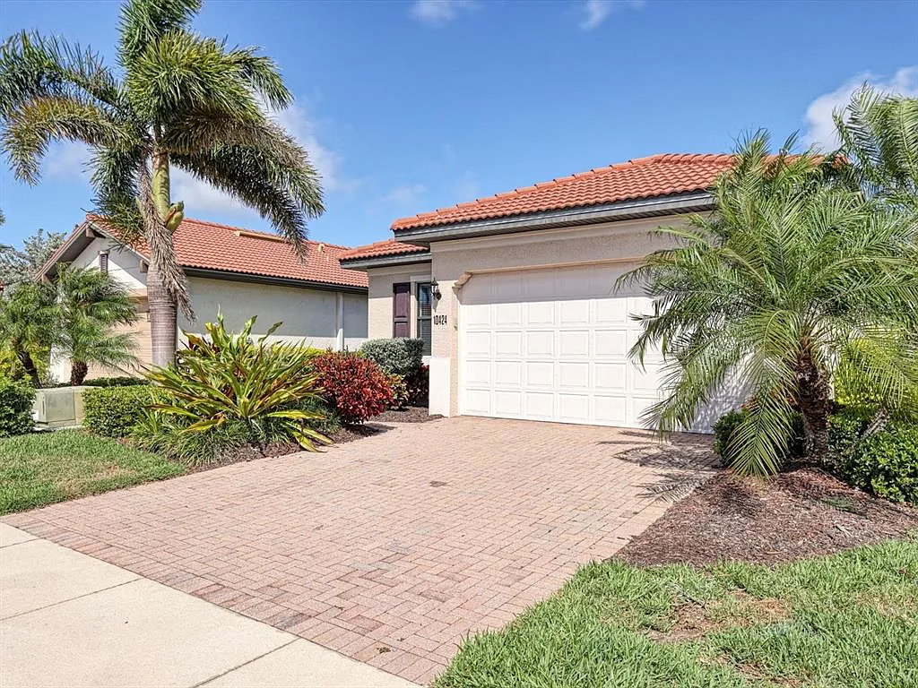 2 bed, 2.0 bath, 1581 sqft, $2,750 — Photo 3