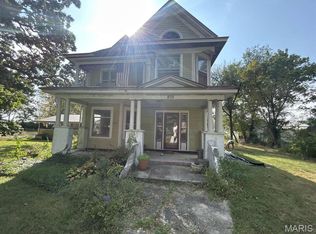805 Morris Ave, Mountain Grove, MO 65711