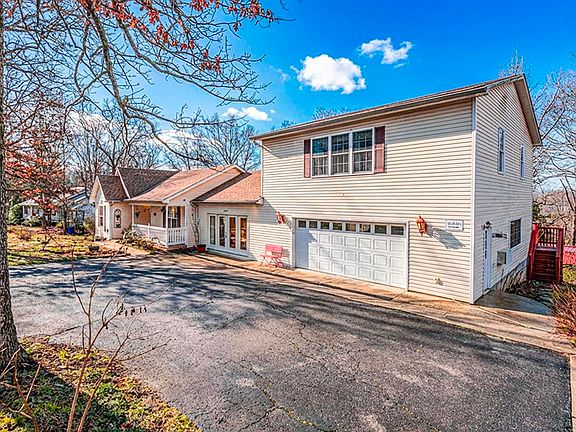 3rd image of 3995 Glen Lily Rd