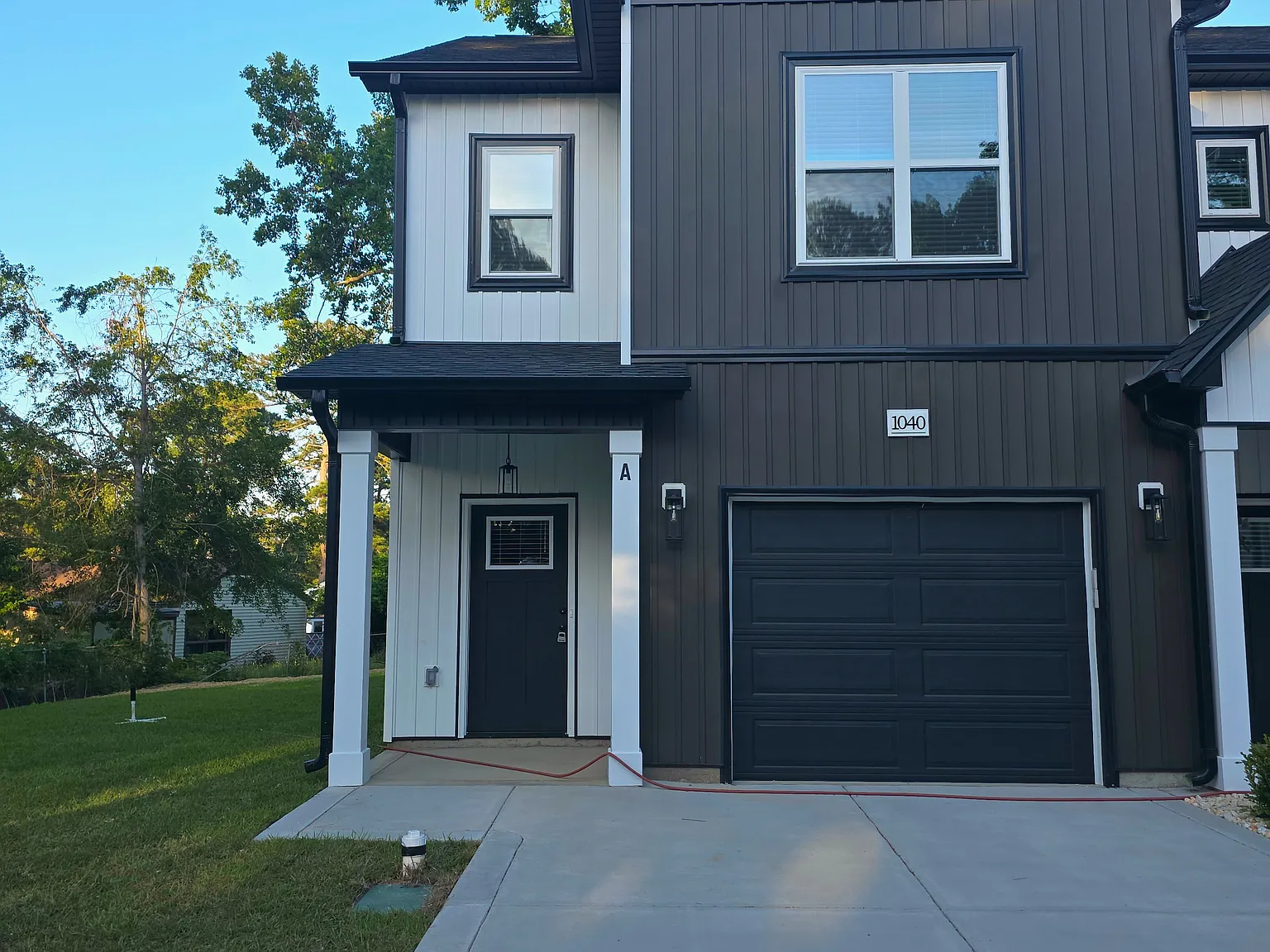 3 bed, 2.5 bath, 1400 sqft, $1,800 — Photo 2