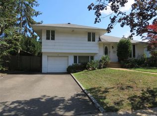 34 Magnolia Ln, Jericho, NY 11753