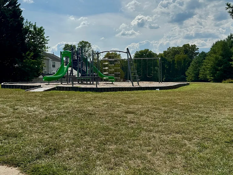 14 Spring Dr — Photo 21