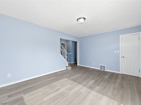 3rd image of 20705 Hansen Rd