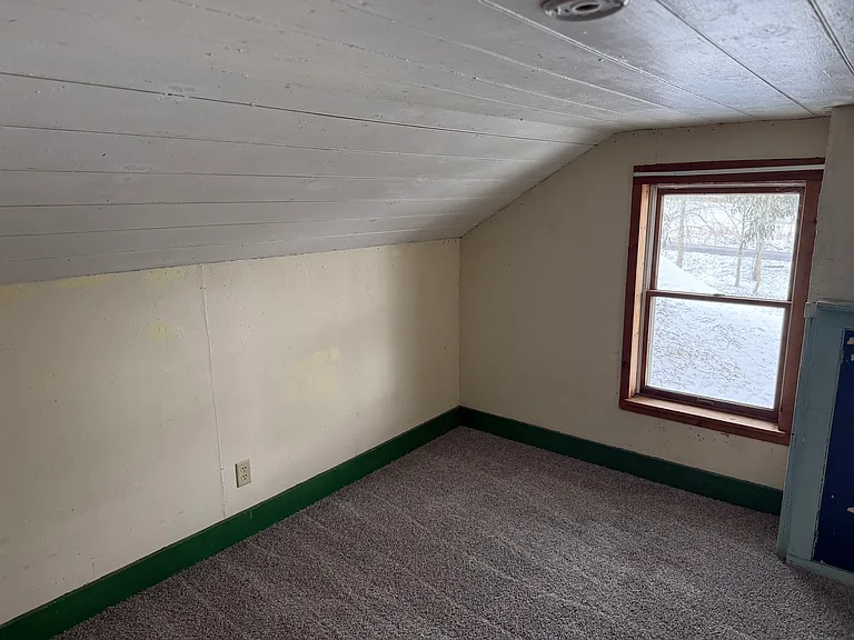2210 Ellis Hollow Rd — Photo 18