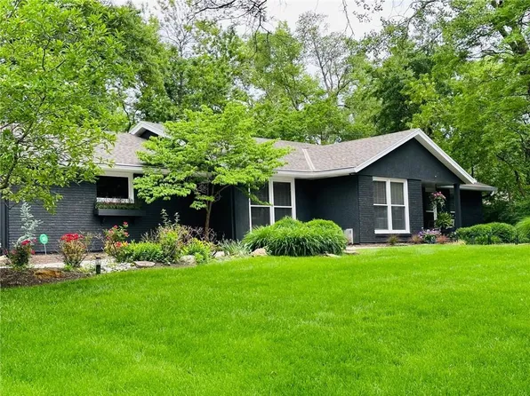 10309 Overbrook Rd, Leawood, KS 66206