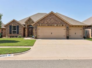 10916 SW 30th Ter, Yukon, OK 73099