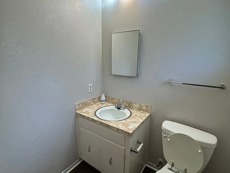 3011 Mackey Ln — Photo 9