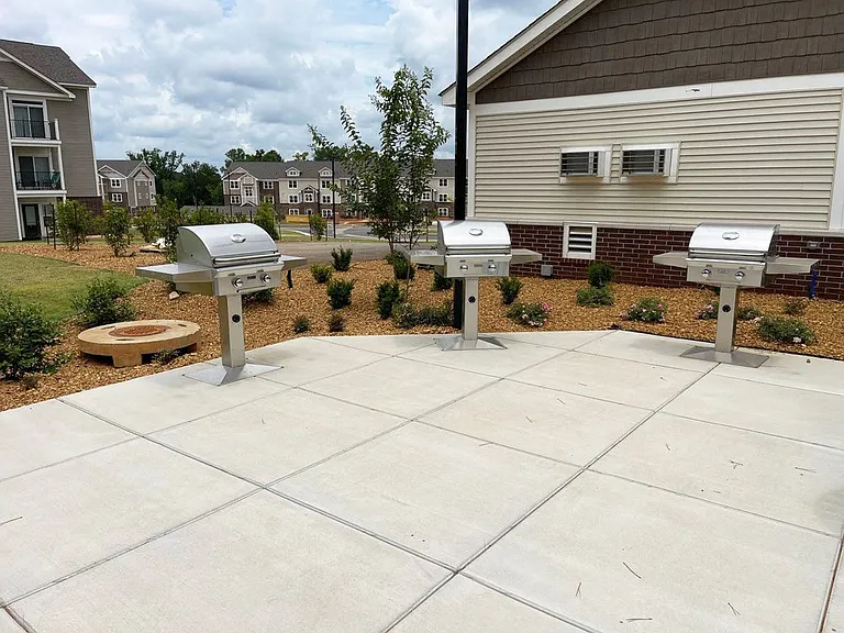 Signature Pointe Apartment Homes — Photo 47