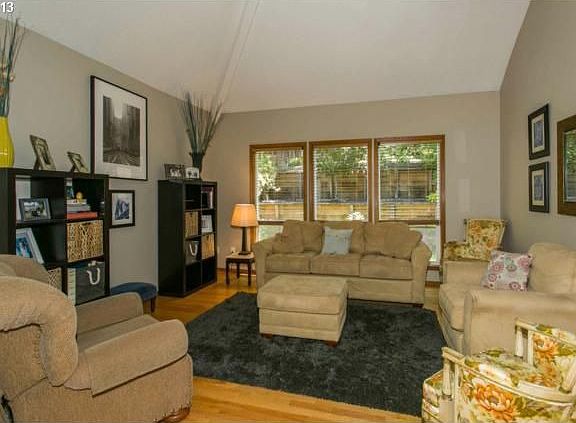 5th image of 16584 SW Henderson Ct