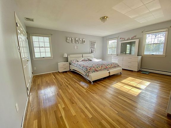 4th image of 11 Empress Pines Dr