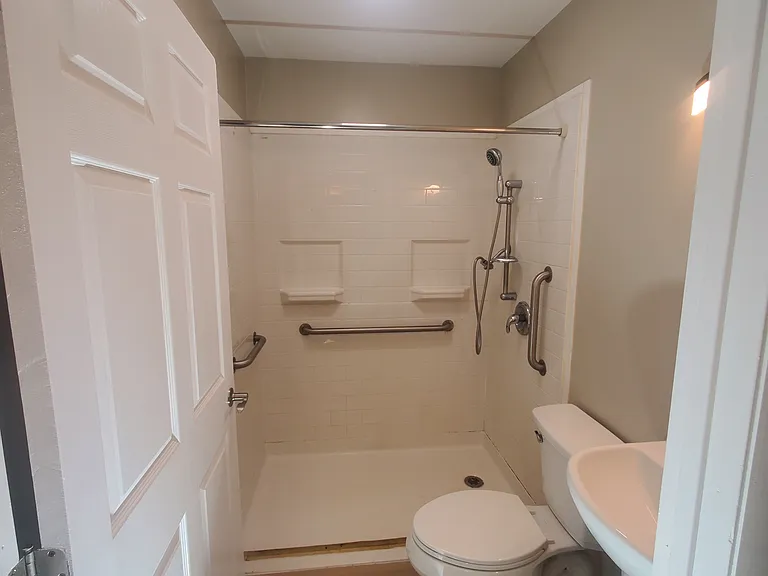 Full bathroom. Handicap accessible